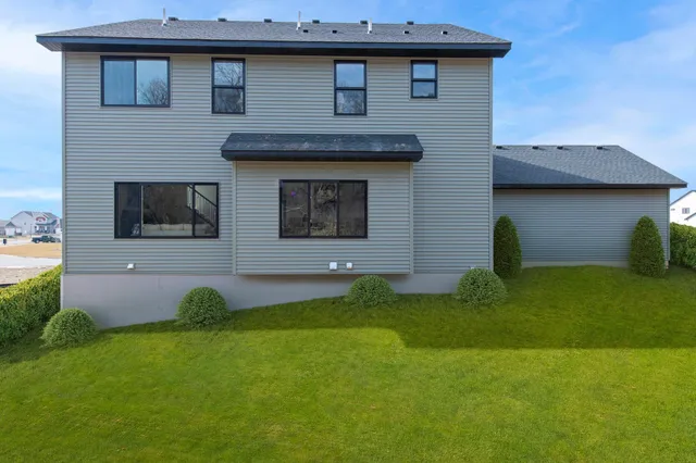 $799,900 | 636 Parkside Court, Eagan, MN 55123