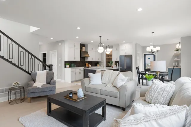 $799,900 | 636 Parkside Court, Eagan, MN 55123