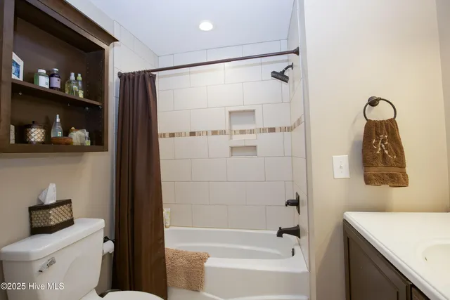 $485,000 | 104 Oxford Court, West End, NC 27376