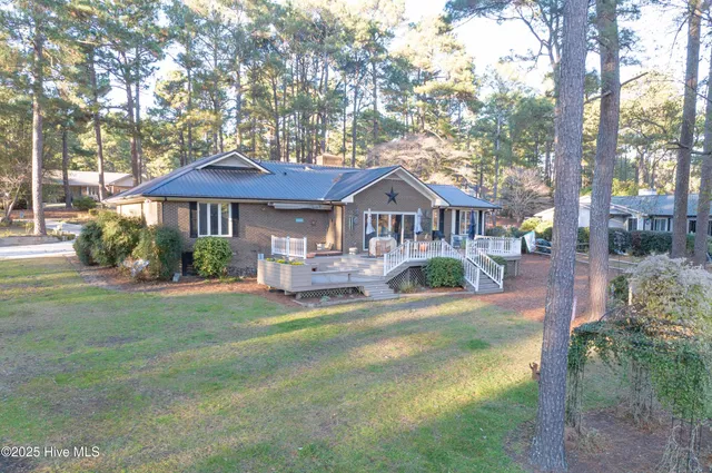 $485,000 | 104 Oxford Court, West End, NC 27376