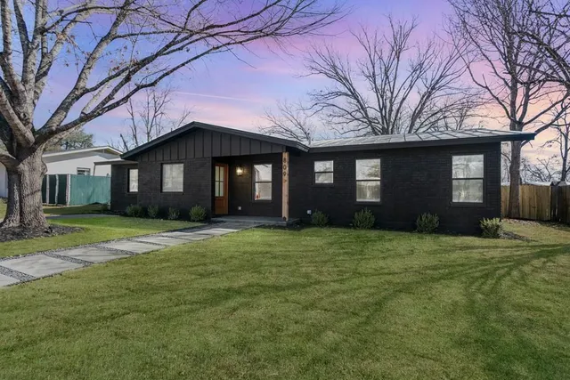 $630,000 | 809 North Edison Street, Fredericksburg, TX 78624