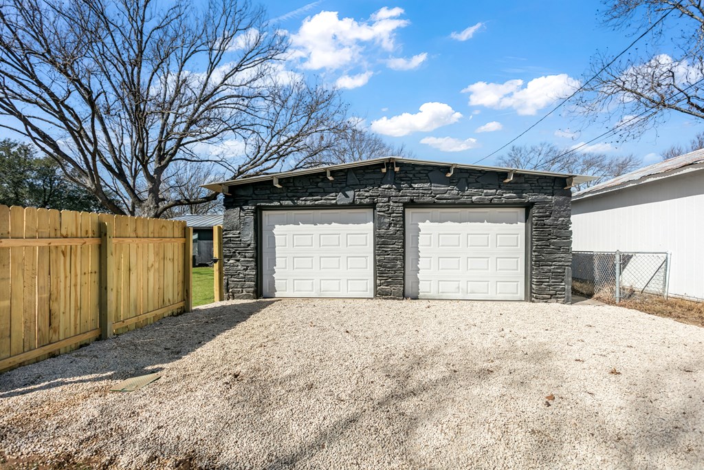 809 North Edison Street Fredericksburg, TX 78624 - Photo 26 of 31
