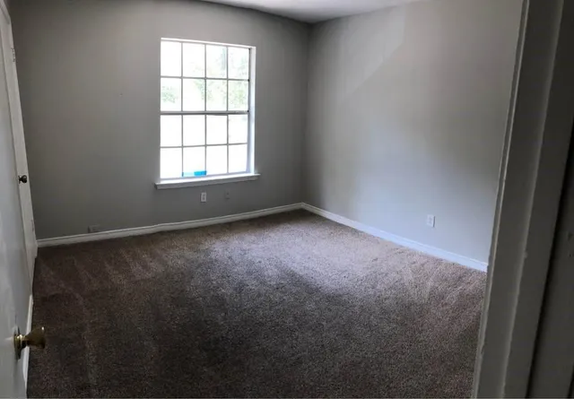 $1,200 | 526 North Pierce Street, Covington, LA 70433