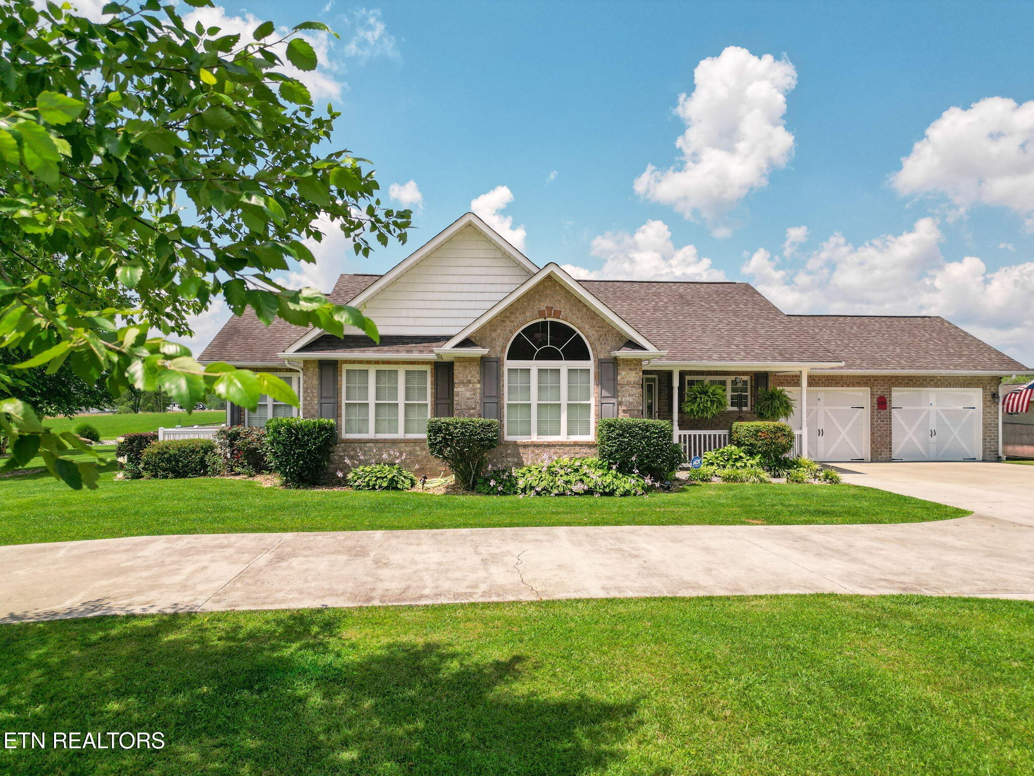 287 R S Marcum Road Oneida, TN 37841 - Photo 3 of 57