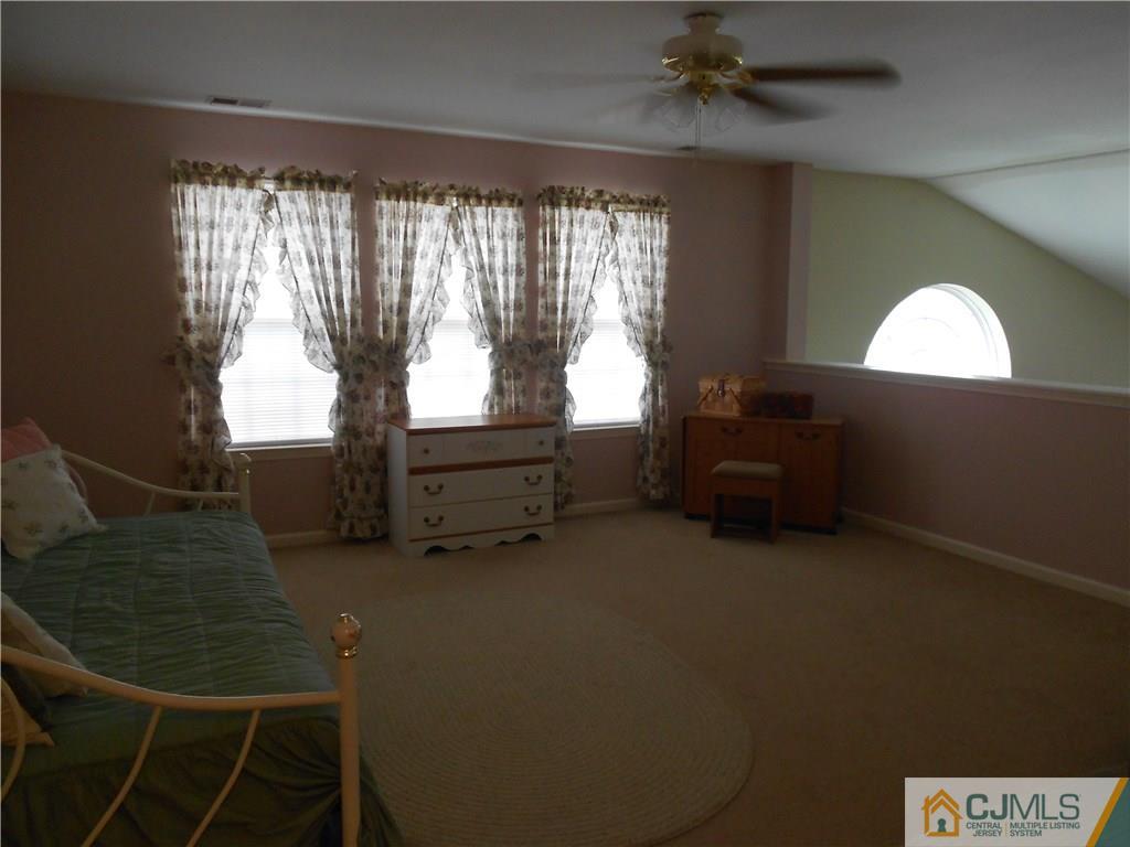 58 Pebble Creek Road Dayton, NJ 08810 - Photo 11 of 16 Gallery Image 11