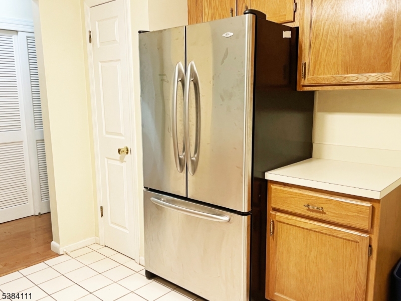 12 Leva Drive, Unit 12 Morristown, NJ 07960 - Photo 7 of 30 a view of a refrigerator and a refrigerator
