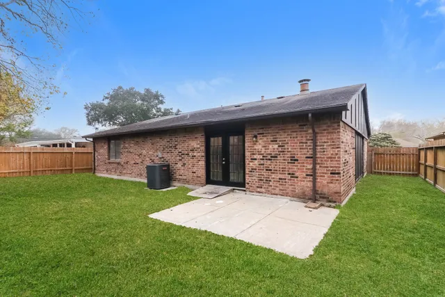 $1,740 | 6914 Pickett Drive, Richmond, TX 77469