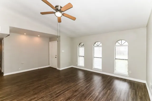 $1,740 | 6914 Pickett Drive, Richmond, TX 77469