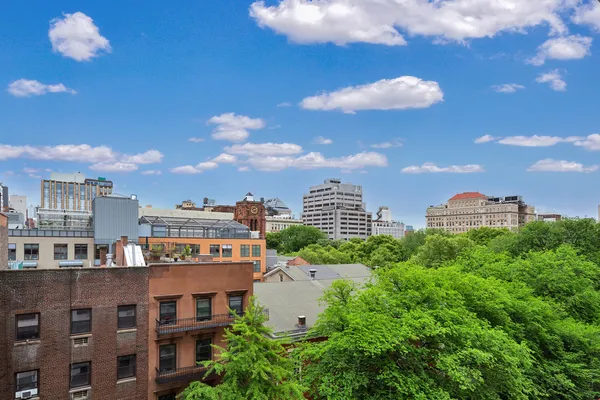 $529,000 | 210 East 15th Street, Unit 8P | Gramercy