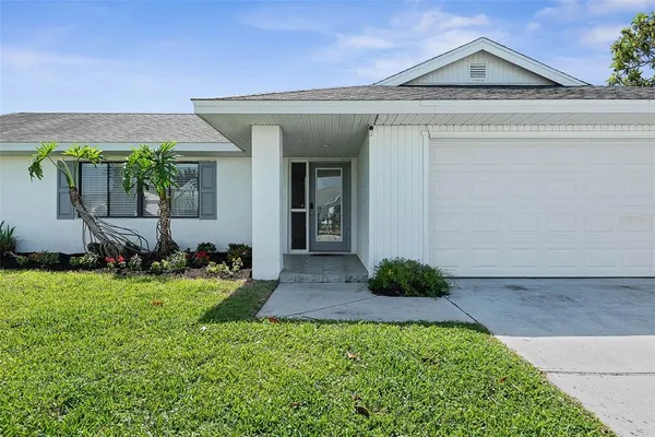 $669,900 | 12 Clarendon Court South, Palm Coast, FL 32137