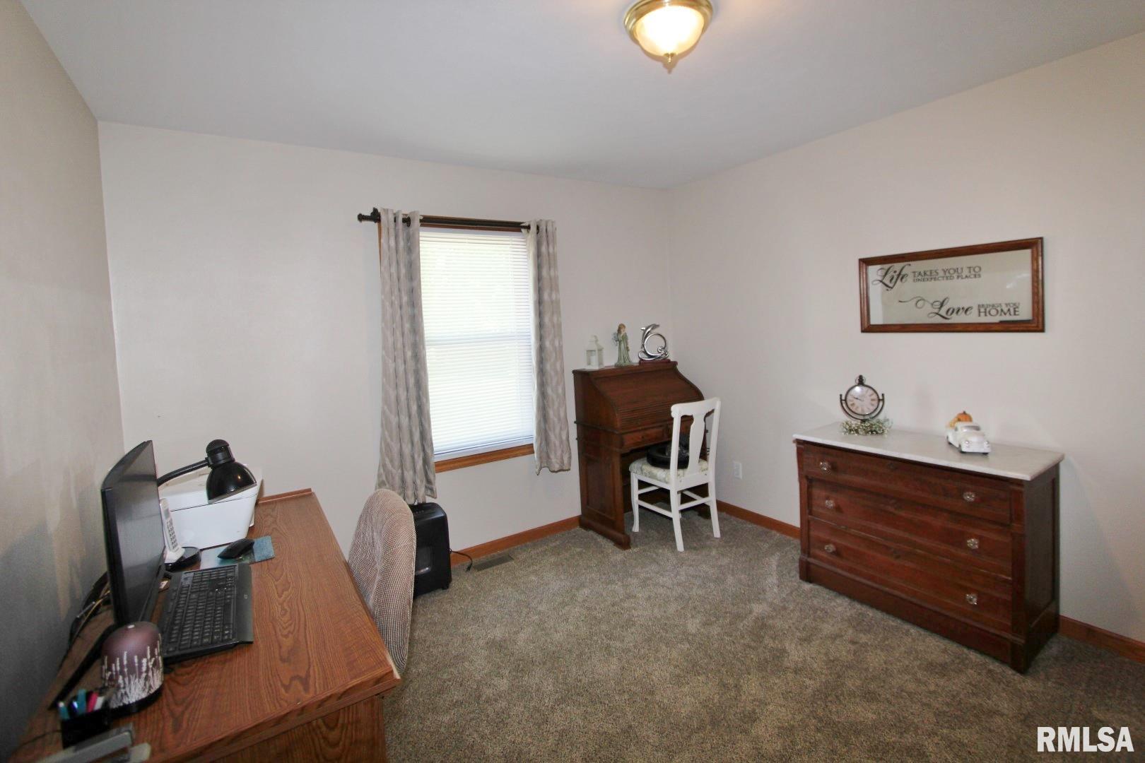915 South Johanson Road Peoria, IL 61607 - Photo 15 of 51