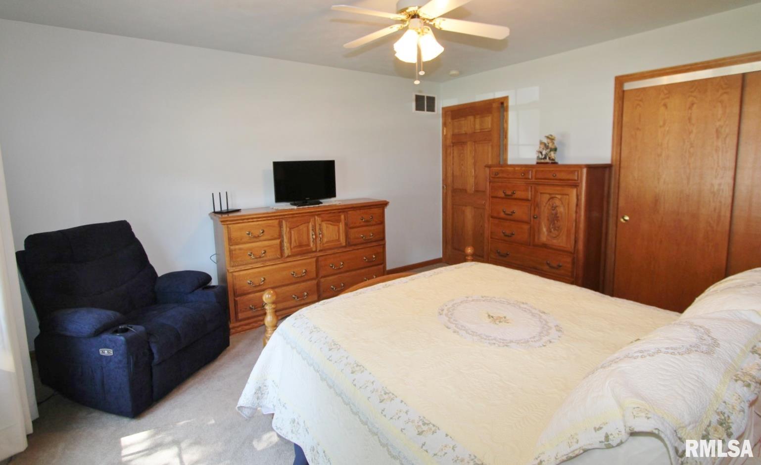 915 South Johanson Road Peoria, IL 61607 - Photo 21 of 51