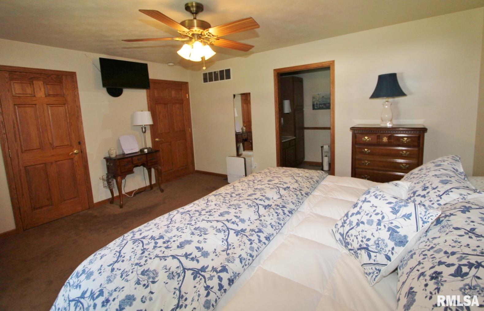 915 South Johanson Road Peoria, IL 61607 - Photo 26 of 51