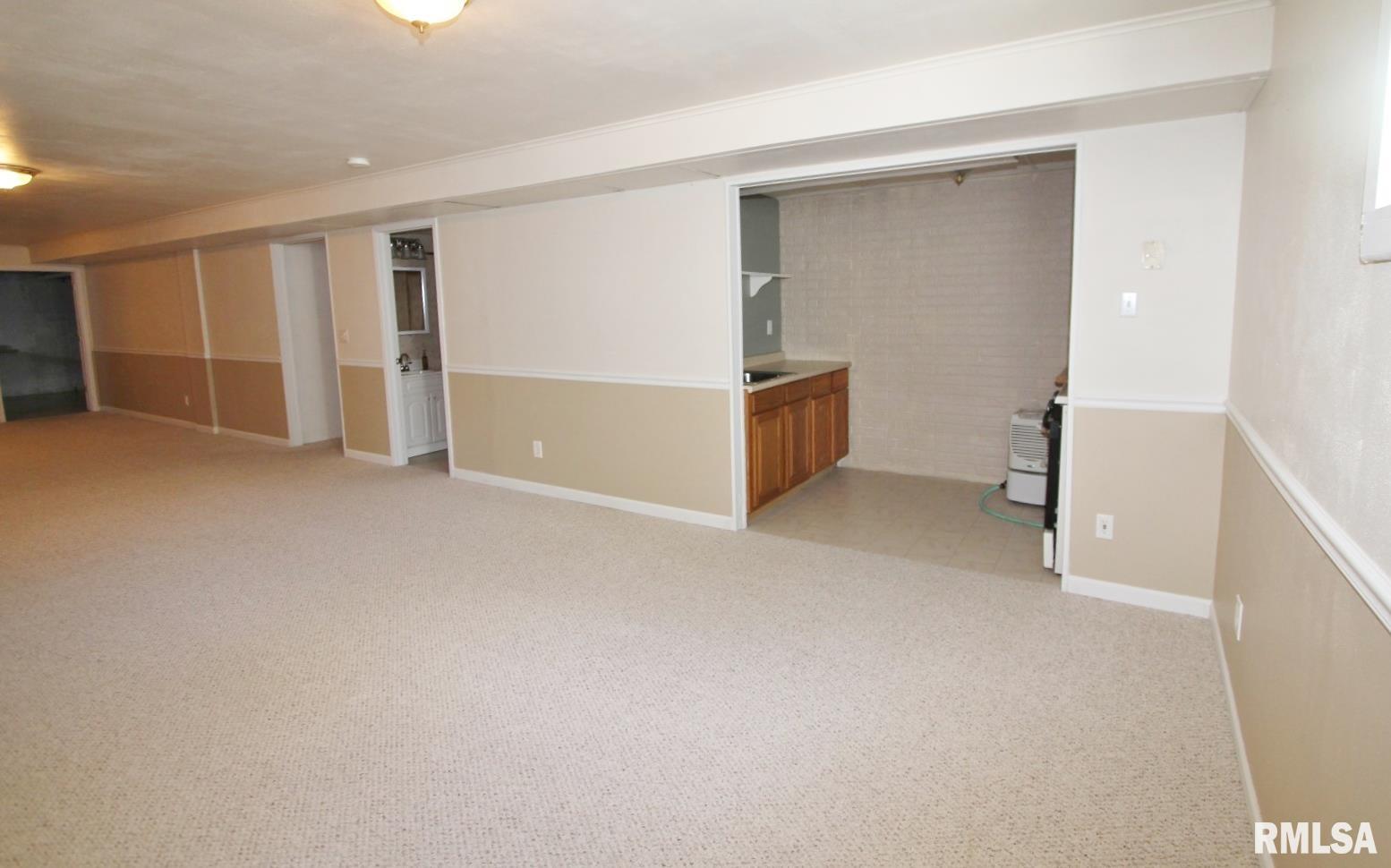 915 South Johanson Road Peoria, IL 61607 - Photo 31 of 51