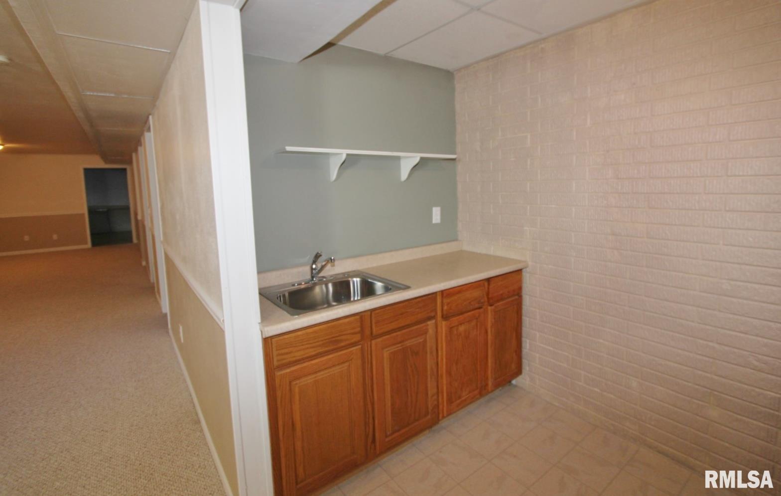 915 South Johanson Road Peoria, IL 61607 - Photo 32 of 51