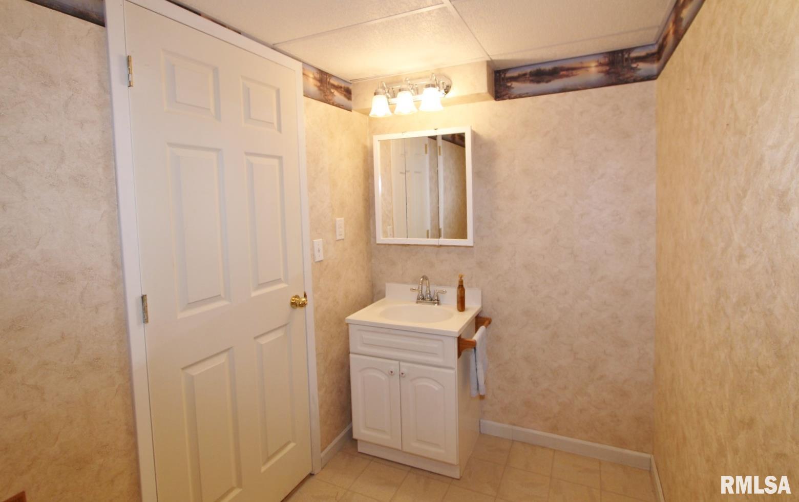 915 South Johanson Road Peoria, IL 61607 - Photo 36 of 51