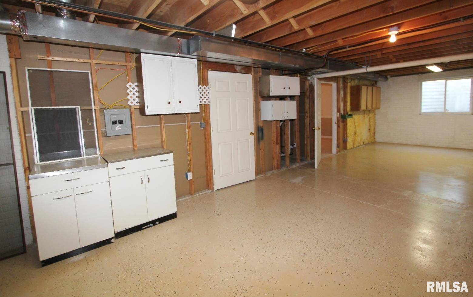 915 South Johanson Road Peoria, IL 61607 - Photo 42 of 51