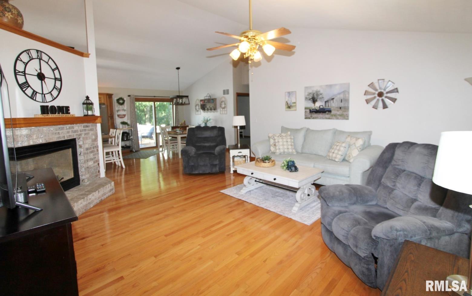 915 South Johanson Road Peoria, IL 61607 - Photo 6 of 51