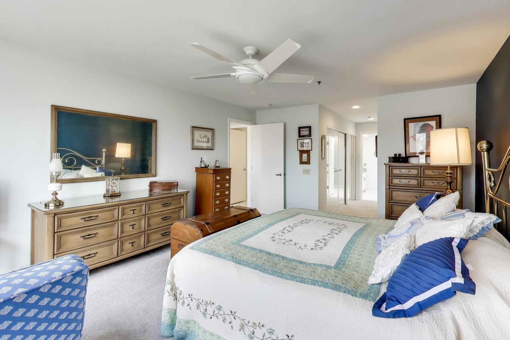 352 Kelburn Road, Unit 323 Deerfield, IL 60015 - Photo 17 of 28