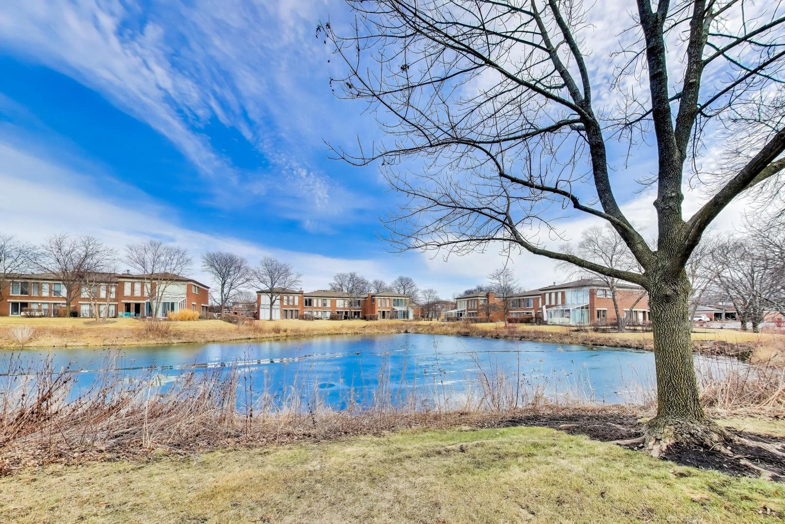 352 Kelburn Road, Unit 323 Deerfield, IL 60015 - Photo 27 of 28