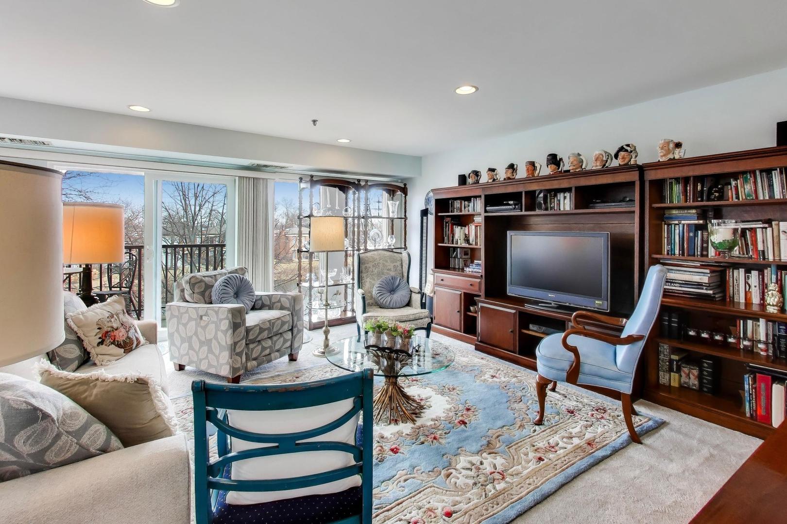 352 Kelburn Road, Unit 323 Deerfield, IL 60015 - Photo 4 of 28