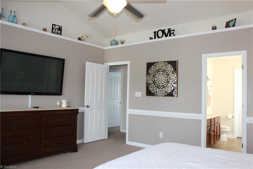 837 Hedgepath Terrace High Point, NC 27265 - Photo 13 of 30 Gallery Image 13