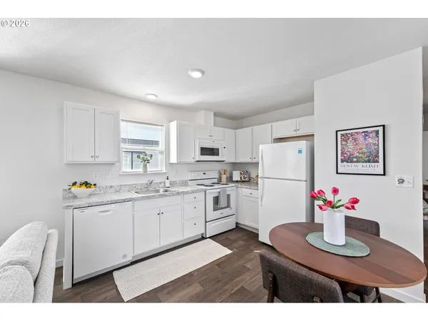 $115,000 | 1085 West 1st Avenue, Unit K, Junction City, OR 97448