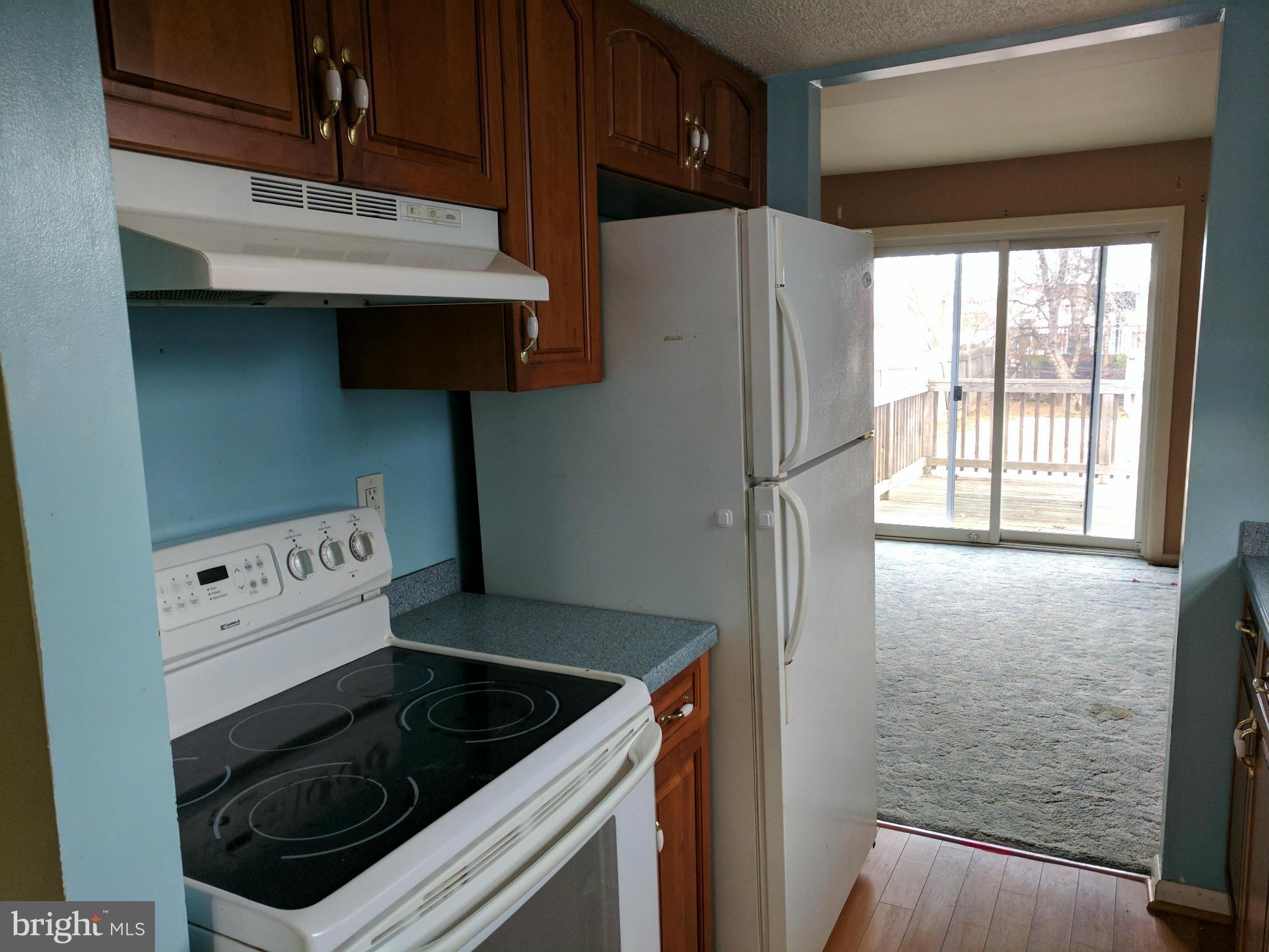 8553 Summit Road Pasadena, MD 21122 - Photo 7 of 11 Kitchen