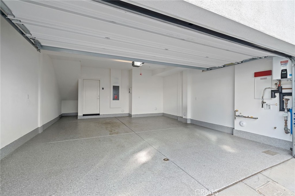712 South Grable Circle Orange, CA 92868 - Photo 34 of 42 a view of a livingroom with entryway
