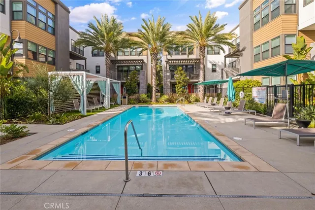 $950,000 | 712 South Grable Circle, Orange, CA 92868