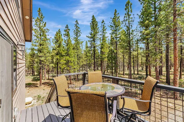 $829,000 | 6872 Timber Lane, Portola, CA 96122