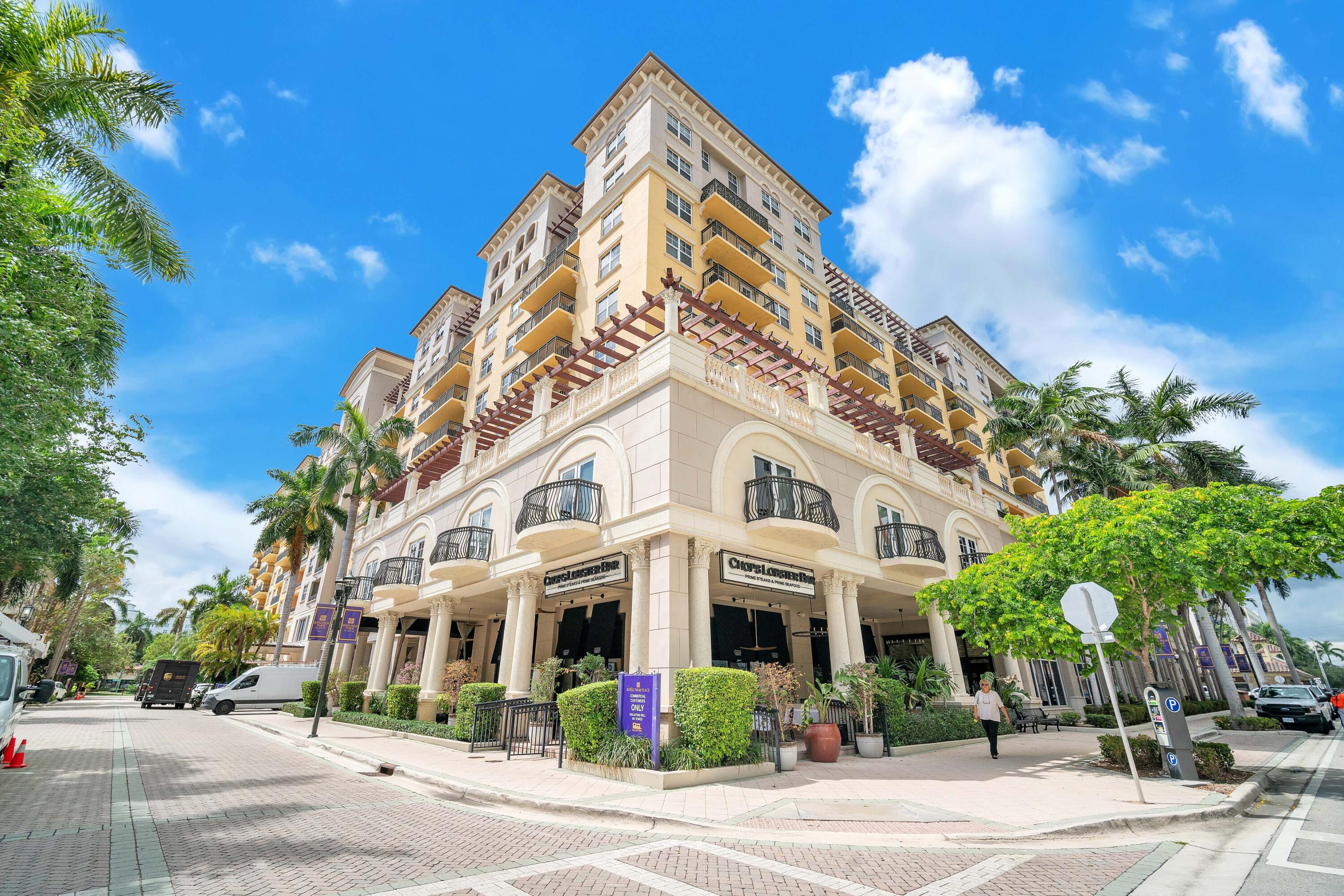 101 Plaza Real South, Unit 829 Boca Raton, FL 33432 - Photo 4 of 37 DSC07697