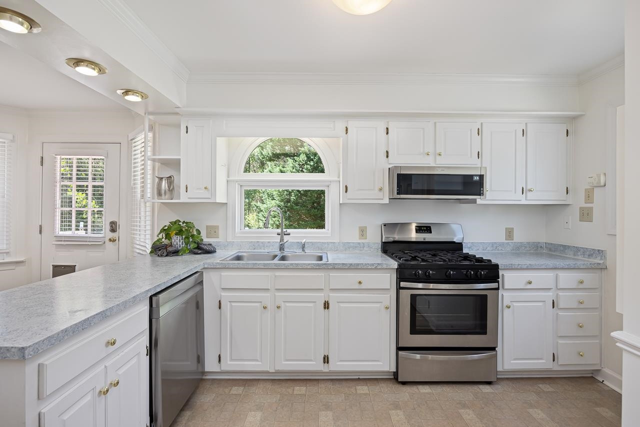 6345 Wynbrook Way Raleigh, NC 27612 - Photo 15 of 40 Photo 15