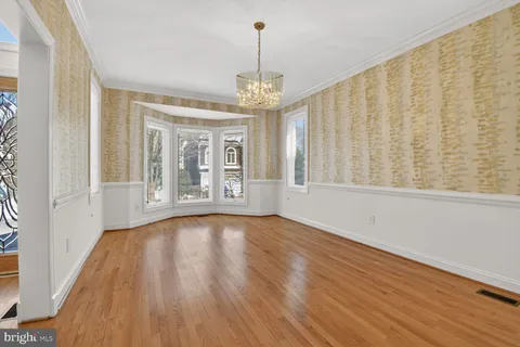 $1,350,000 | 5516 Thornbush Court, Bethesda, MD 20814