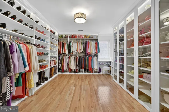 $1,350,000 | 5516 Thornbush Court, Bethesda, MD 20814