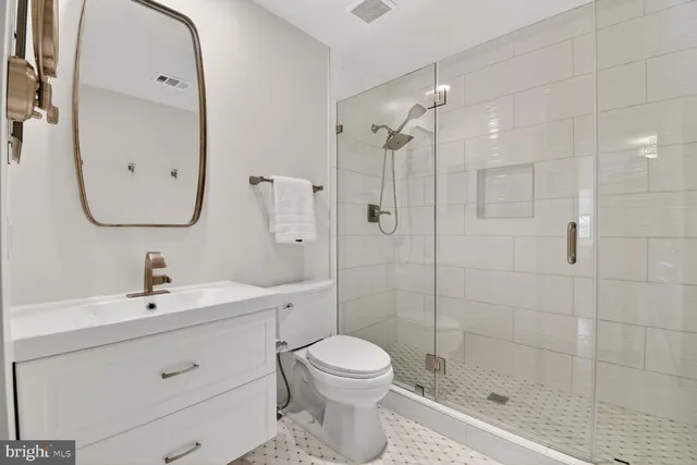 $1,350,000 | 5516 Thornbush Court, Bethesda, MD 20814