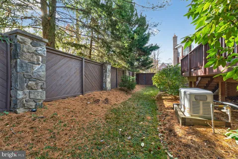 $1,350,000 | 5516 Thornbush Court, Bethesda, MD 20814