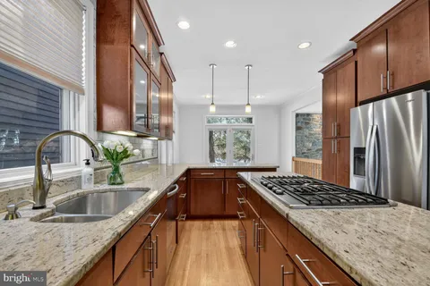 $1,350,000 | 5516 Thornbush Court, Bethesda, MD 20814