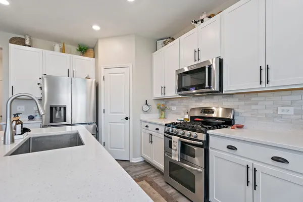 $295,000 | 1204 Draper Road, McHenry, IL 60050