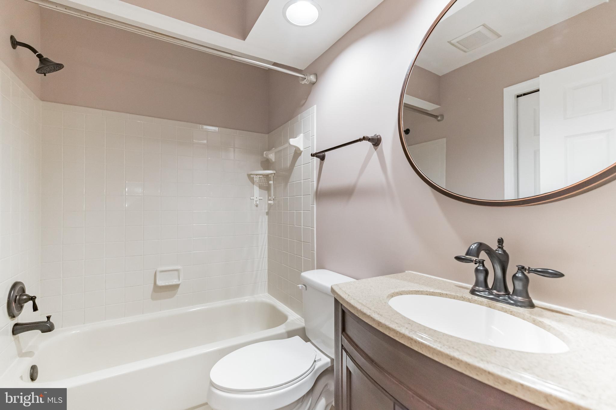 45597 Whitcomb Square Sterling, VA 20166 - Photo 20 of 30 2nd bathroom