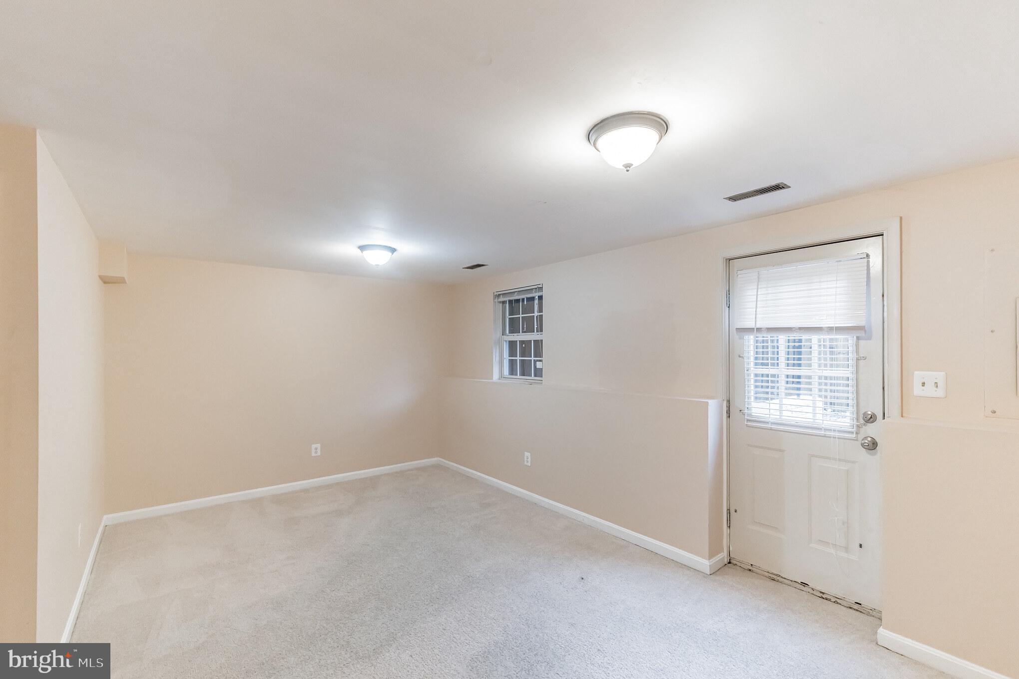 45597 Whitcomb Square Sterling, VA 20166 - Photo 22 of 30 Walk up basement access