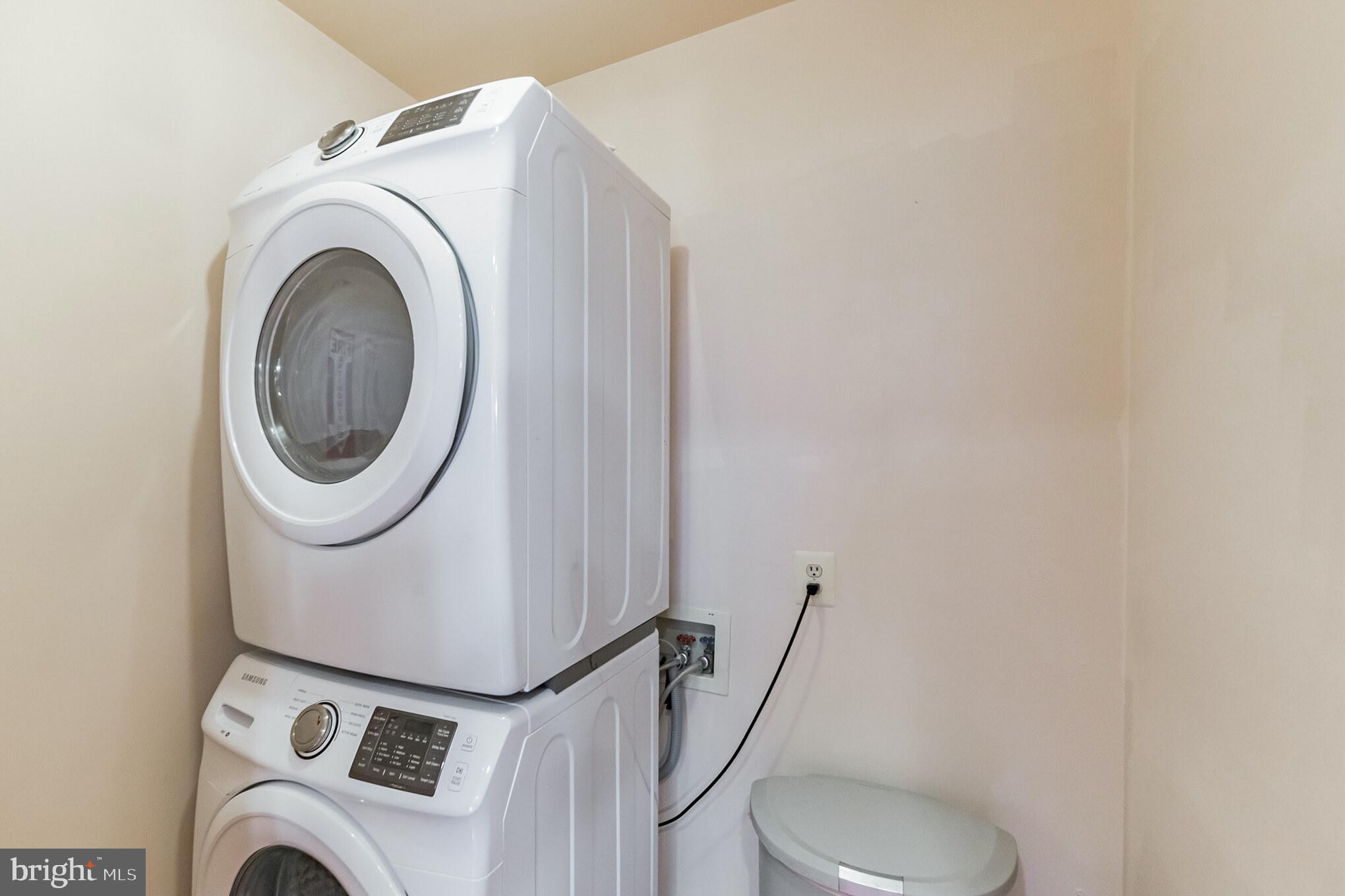 45597 Whitcomb Square Sterling, VA 20166 - Photo 25 of 30 Laundry
