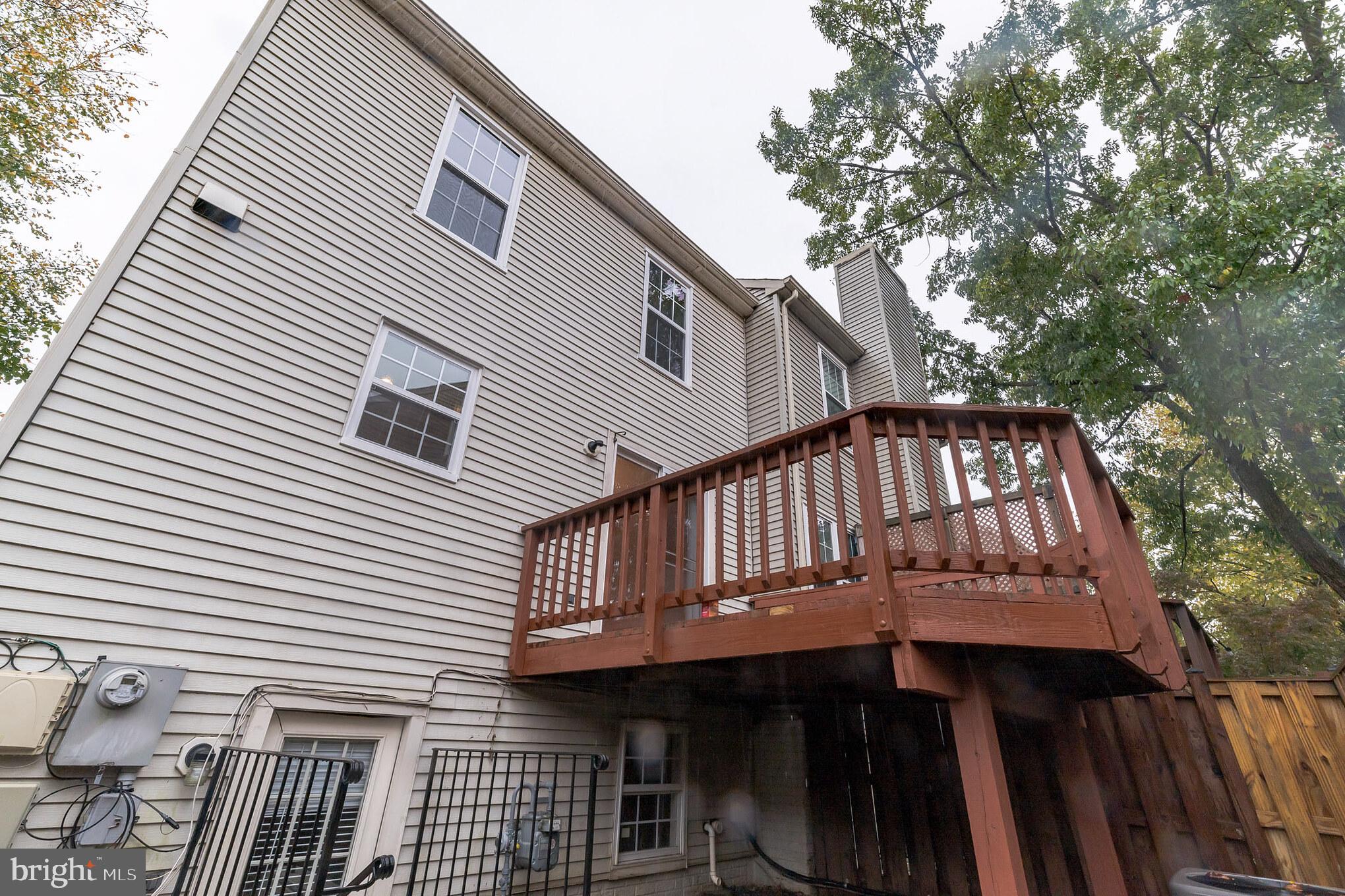 45597 Whitcomb Square Sterling, VA 20166 - Photo 27 of 30 Back