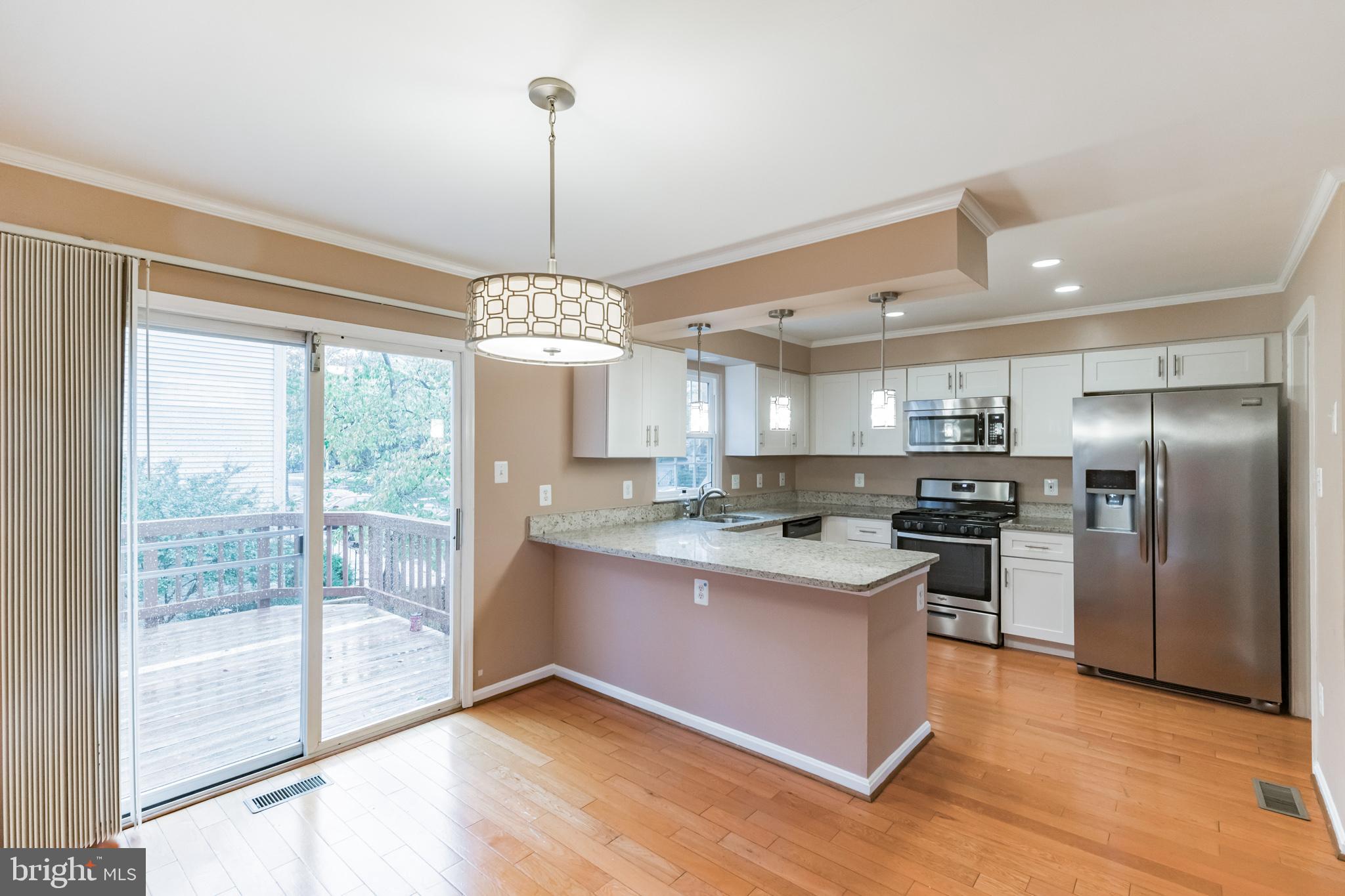 45597 Whitcomb Square Sterling, VA 20166 - Photo 6 of 30 Updated kitchen with lots of light
