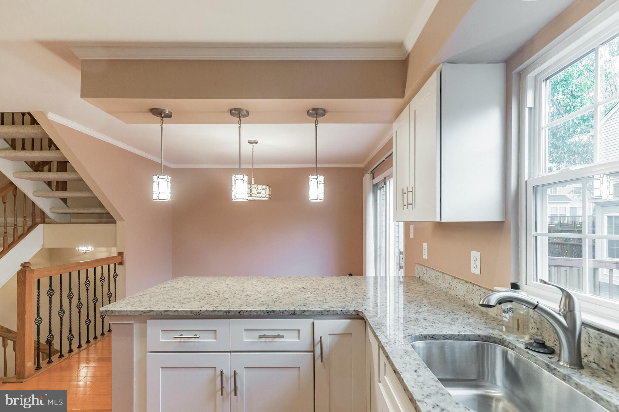 45597 Whitcomb Square Sterling, VA 20166 - Photo 10 of 30 Counter bar for stools