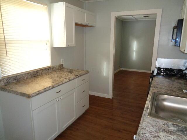 172 Ross Road Columbus, OH 43213 - Photo 12 of 21 KITCHEN