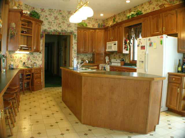 8894 East Hatchery Road Syracuse, IN 46567 - Photo 3 of 9 Gallery Image 3