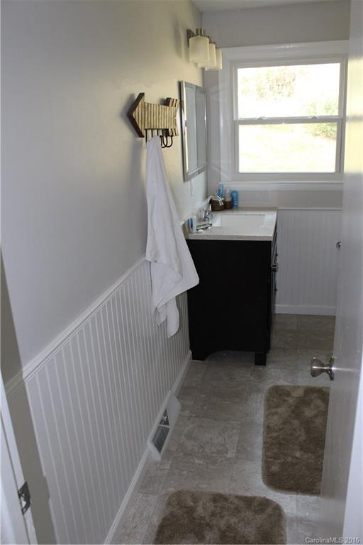 368 Bailey Road Candler, NC 28715 - Photo 11 of 24 Gallery Image 11
