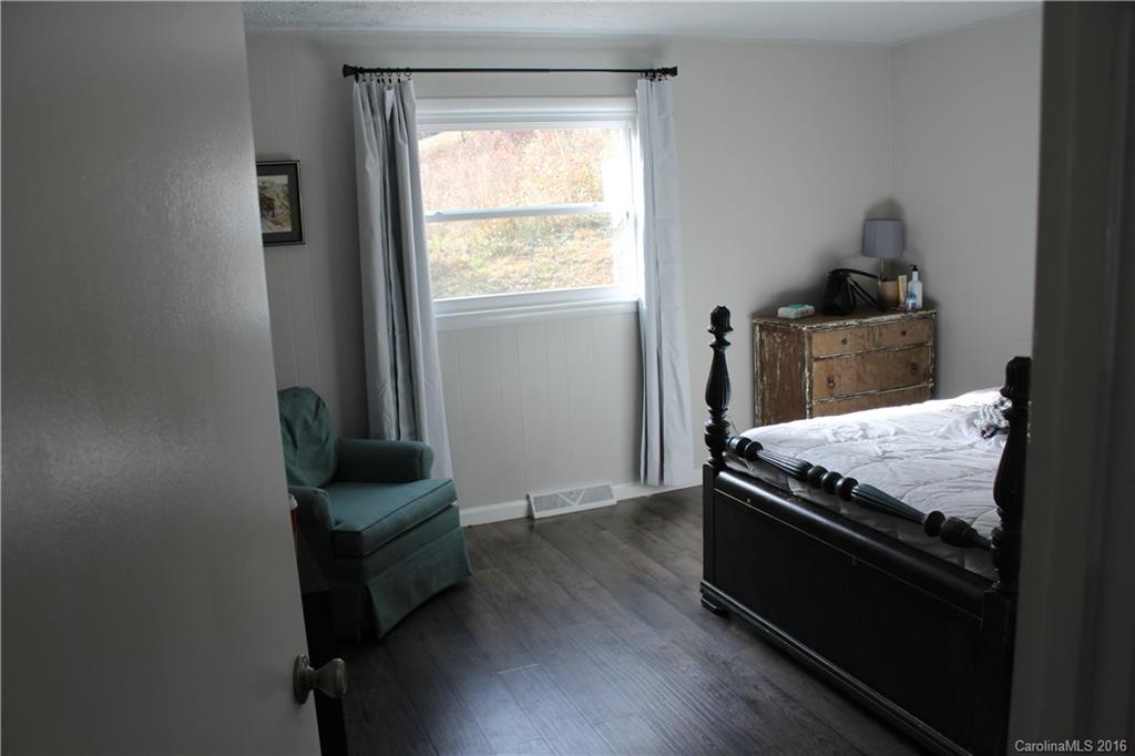 368 Bailey Road Candler, NC 28715 - Photo 12 of 24 Gallery Image 12