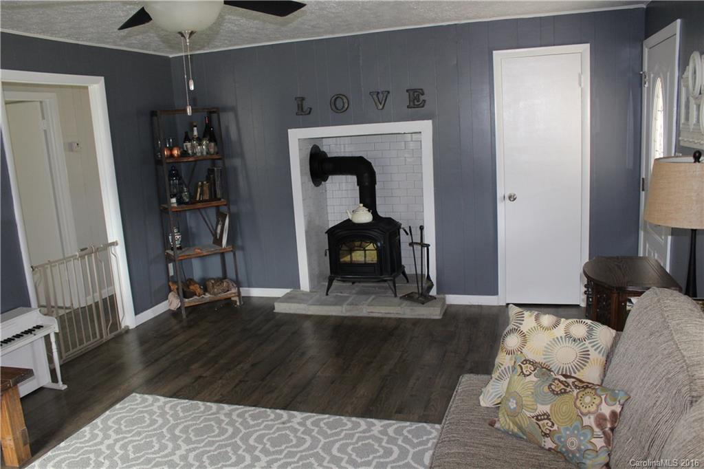 368 Bailey Road Candler, NC 28715 - Photo 10 of 24 Gallery Image 10